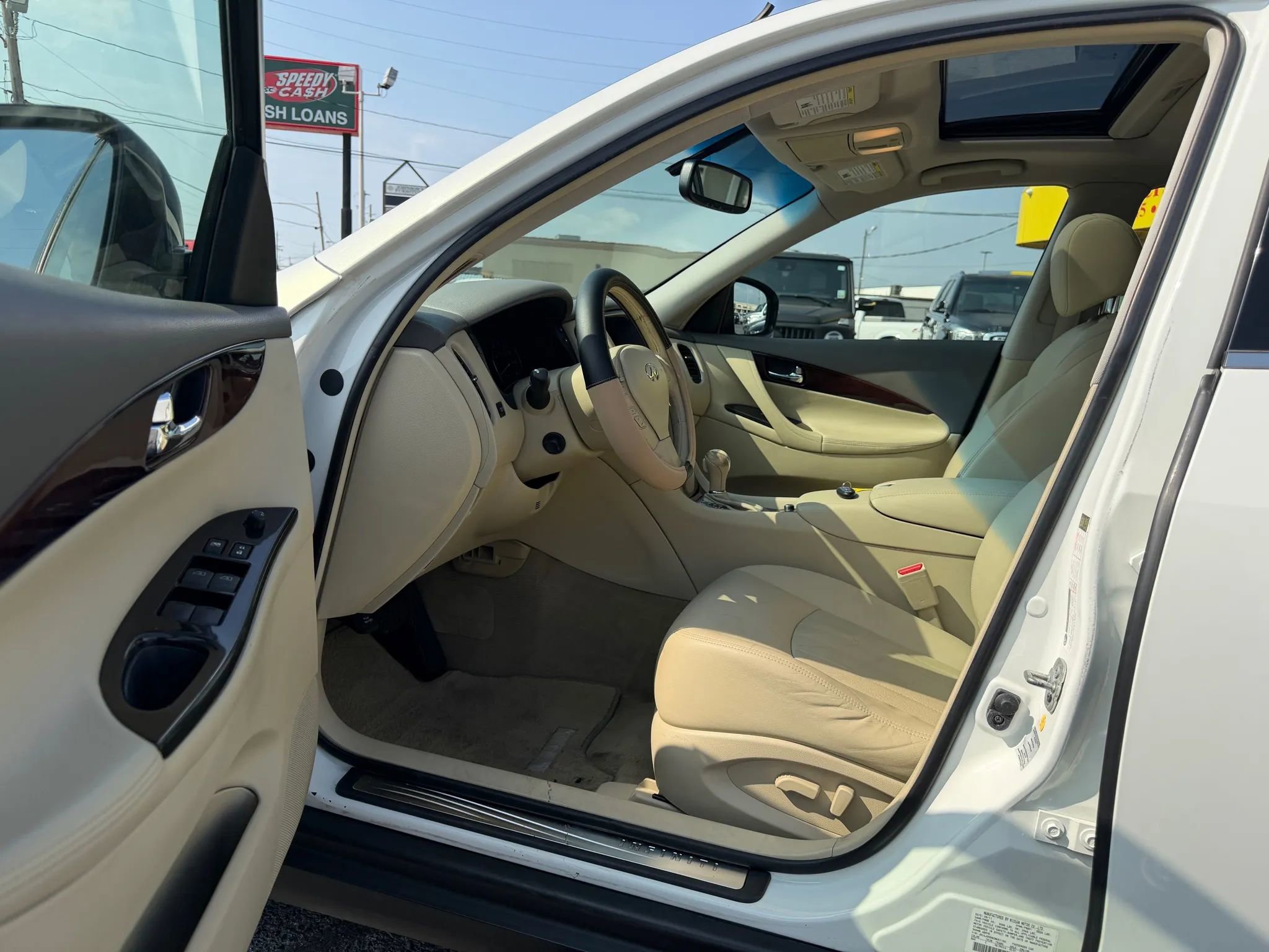 Used 2012 INFINITI EX35 Journey w/ Premium Pkg image 4