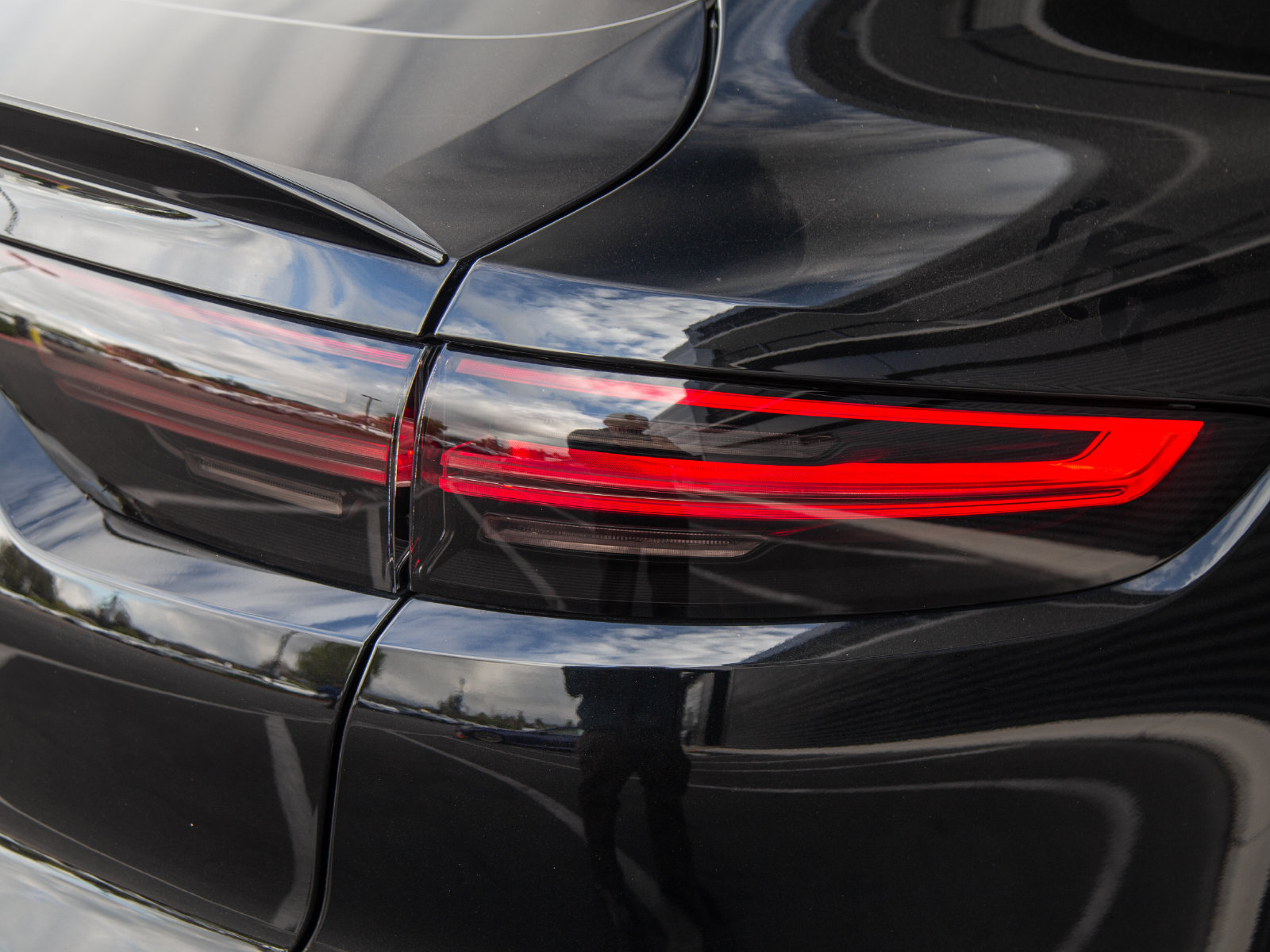 Certified 2023 Porsche Cayenne Turbo AWD/4WD image 16
