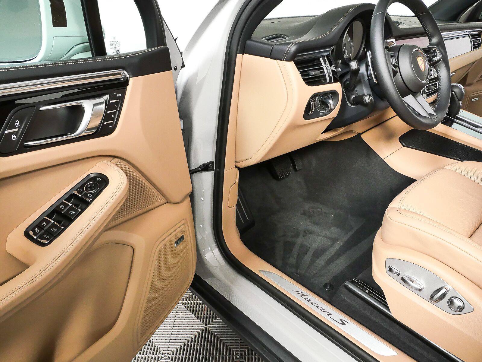 New 2026 Porsche Macan S AWD/4WD image 8