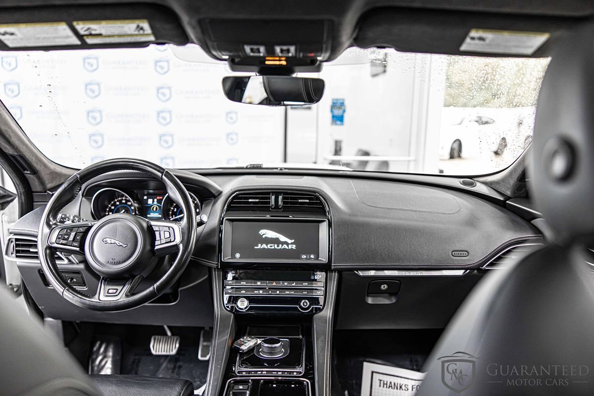 Used 2020 Jaguar F-PACE S AWD/4WD image 36