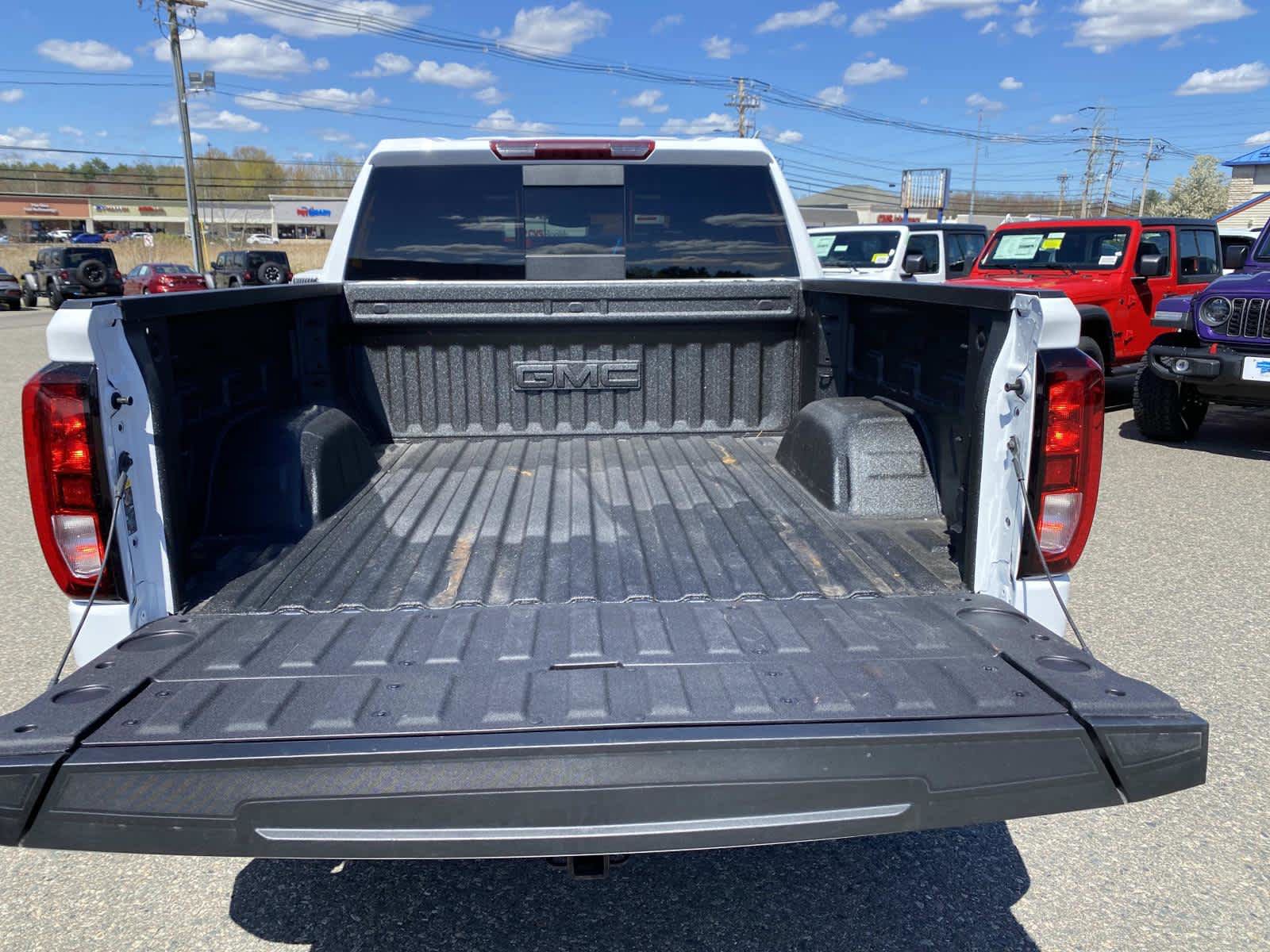 Used 2026 GMC Sierra 1500 Elevation w/ Elevation Premium Package AWD/4WD image 6