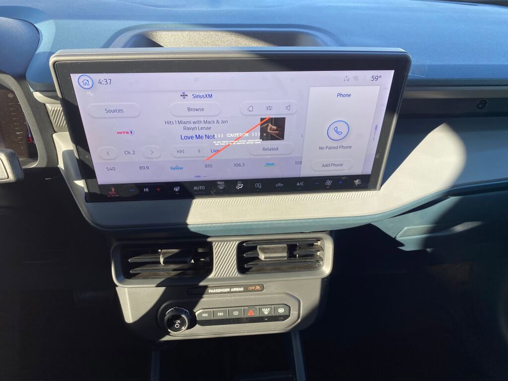 New 2025 Ford Maverick XLT w/ XLT Luxury Package image 13