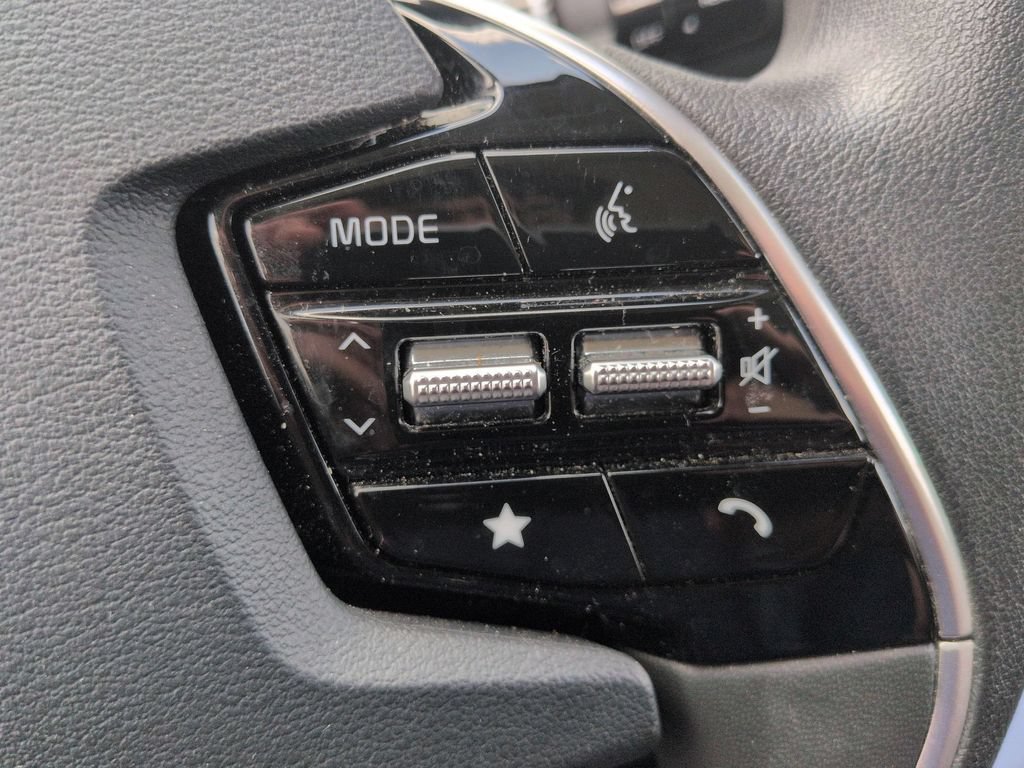 Used 2025 Kia Niro LX FWD image 21