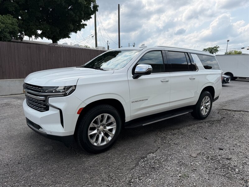 Used 2022 Chevrolet Suburban Premier w/ Premium Package AWD/4WD image 6