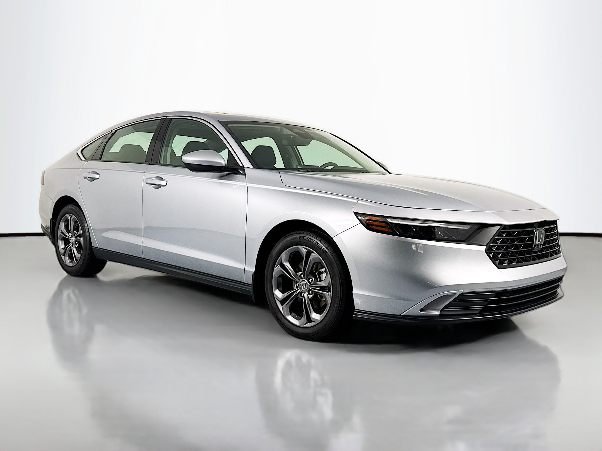 Certified 2023 Honda Accord EX image 3