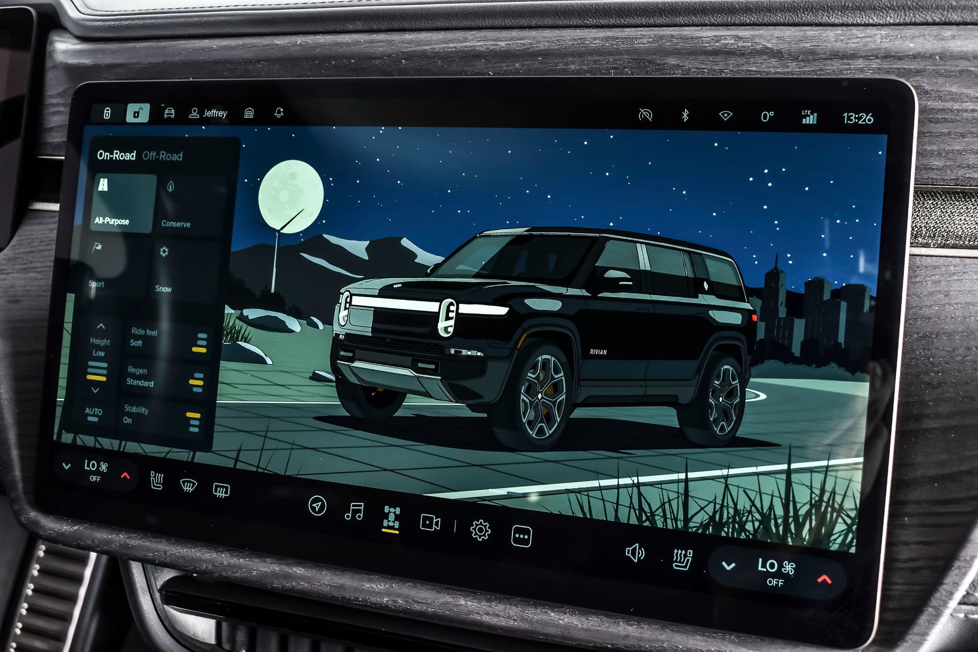 Used 2024 Rivian R1S Adventure AWD/4WD image 26