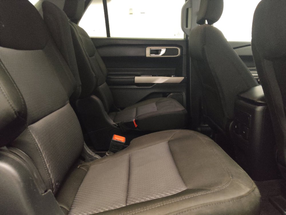 Used 2024 Ford Explorer XLT RWD image 19