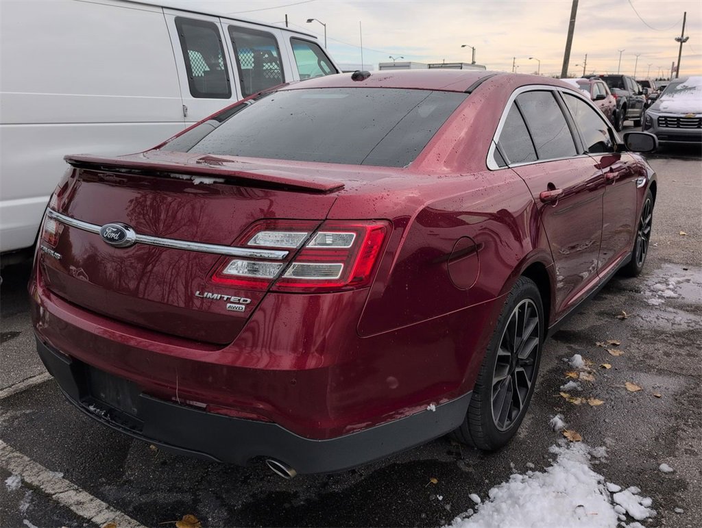 Used 2019 Ford Taurus Limited image 3
