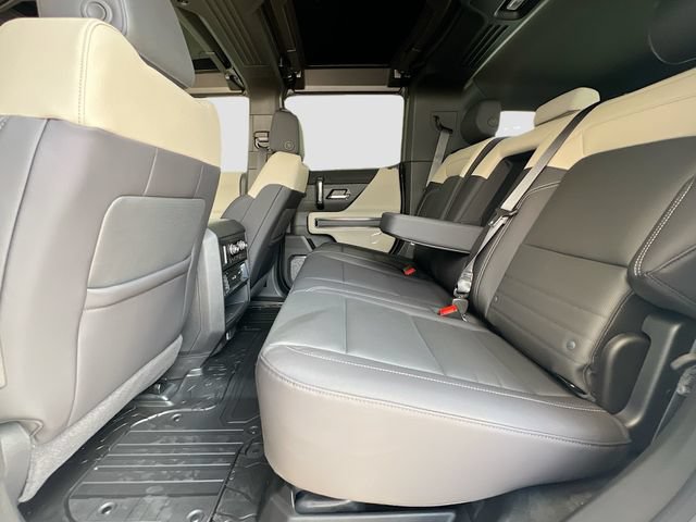 New 2026 GMC Hummer EV SUV AWD/4WD image 17