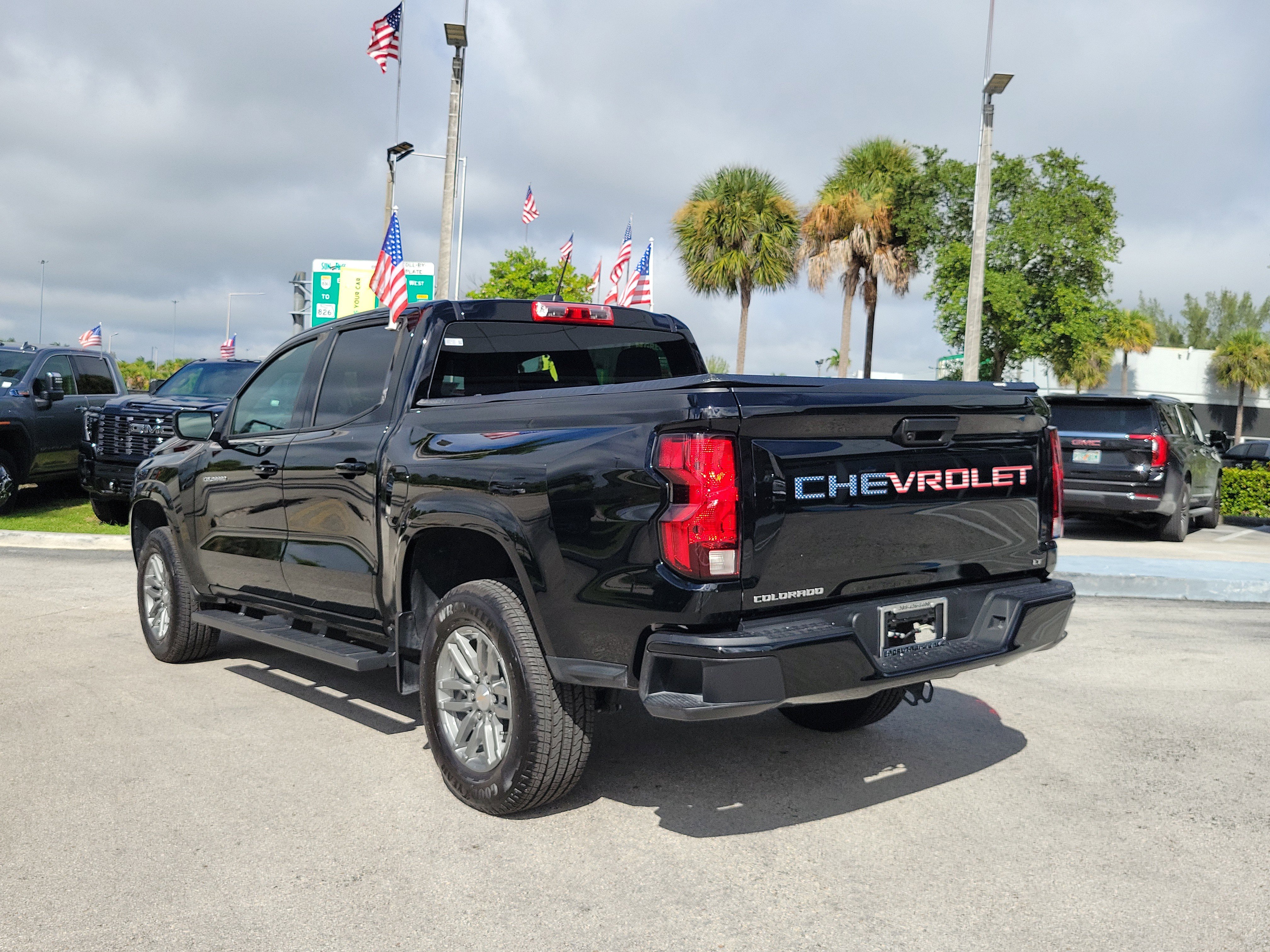 Used 2024 Chevrolet Colorado LT image 7