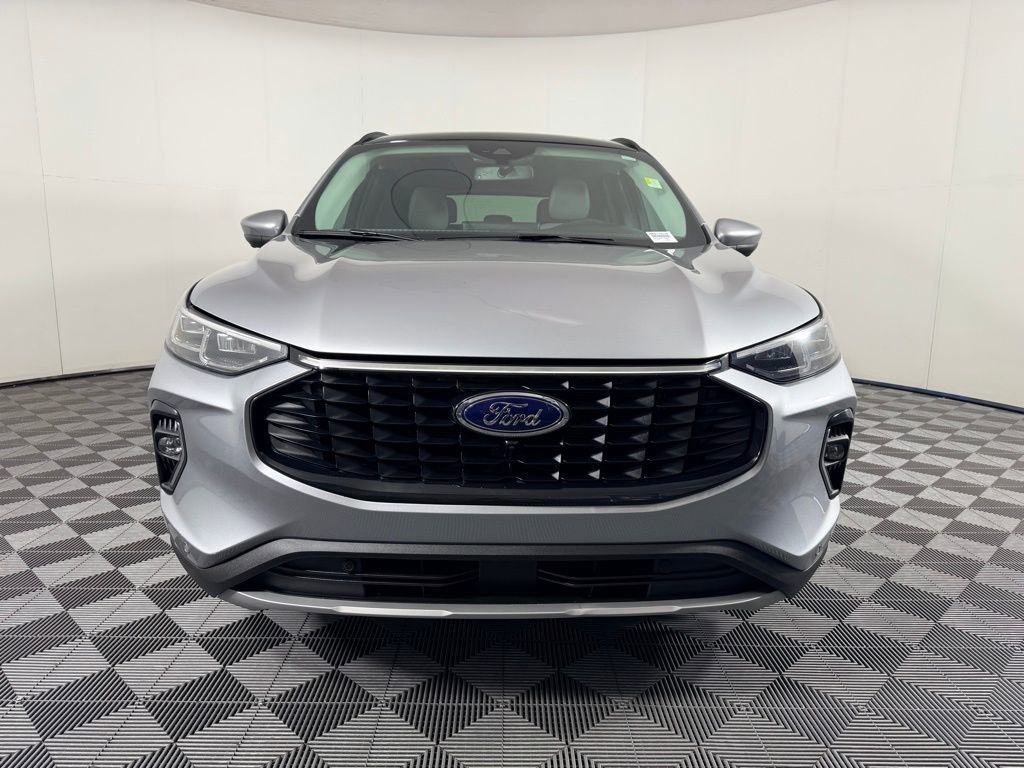 Used 2023 Ford Escape Platinum w/ Premium Technology Package image 11