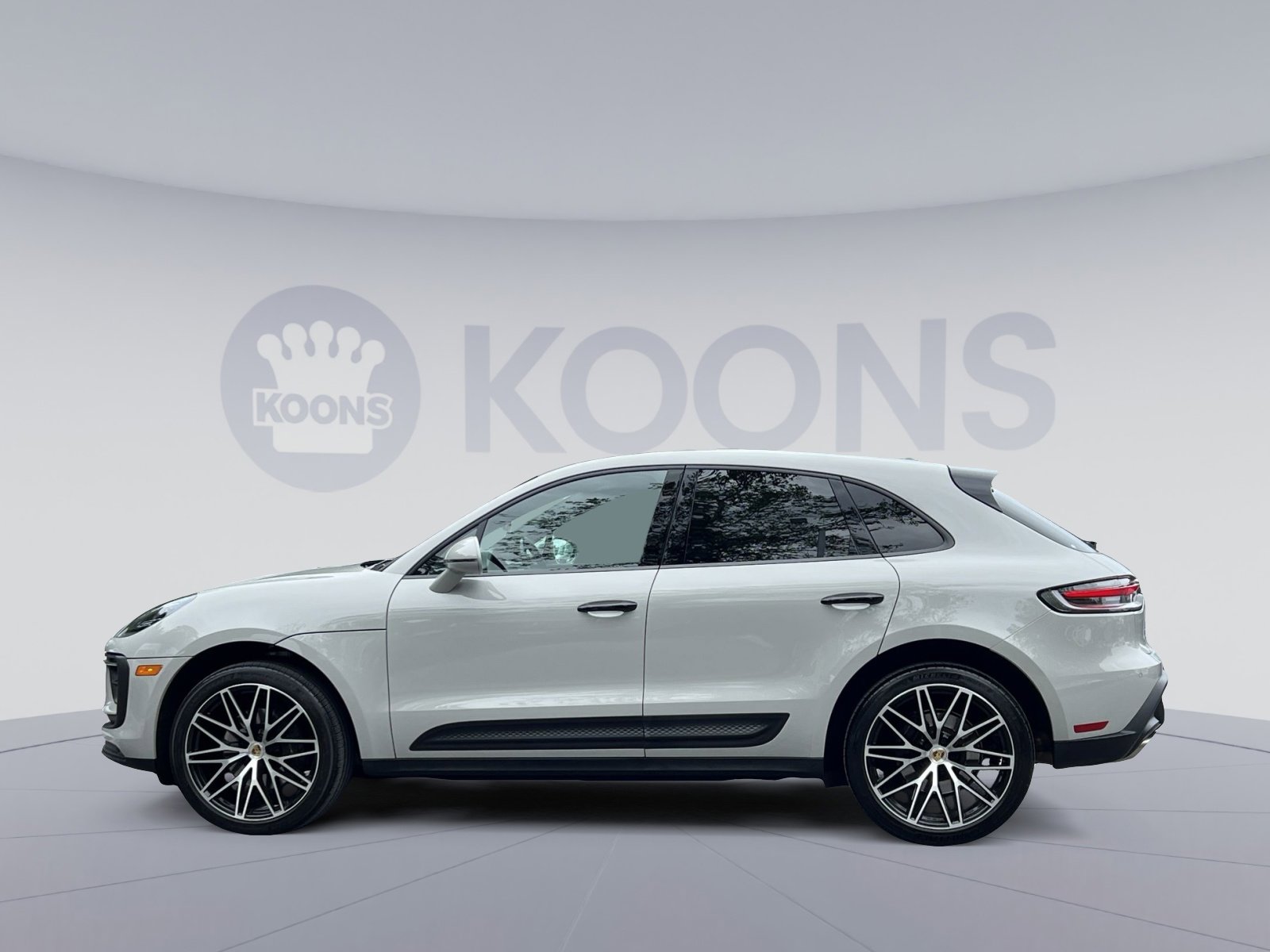 Used 2024 Porsche Macan AWD/4WD image 7