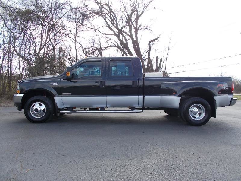 Used 2004 Ford F350 Lariat AWD/4WD image 2