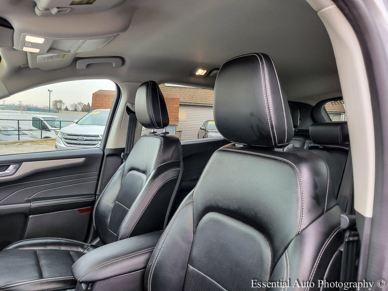 Used 2022 Ford Escape SEL FWD image 9