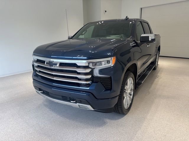 Certified 2022 Chevrolet Silverado 1500 High Country w/ Technology Package image 3