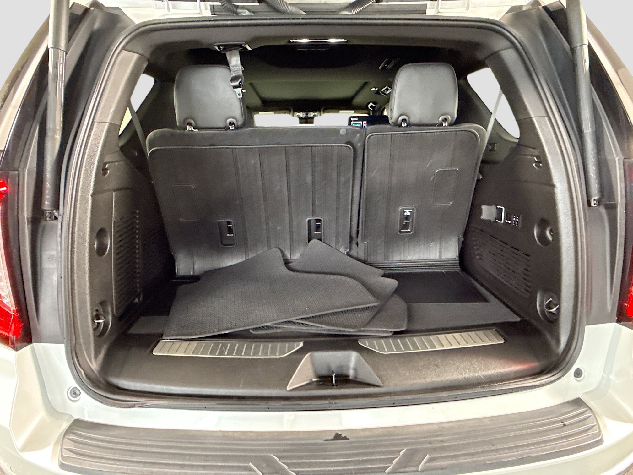 Used 2023 GMC Yukon Denali w/ Denali Reserve Package image 35