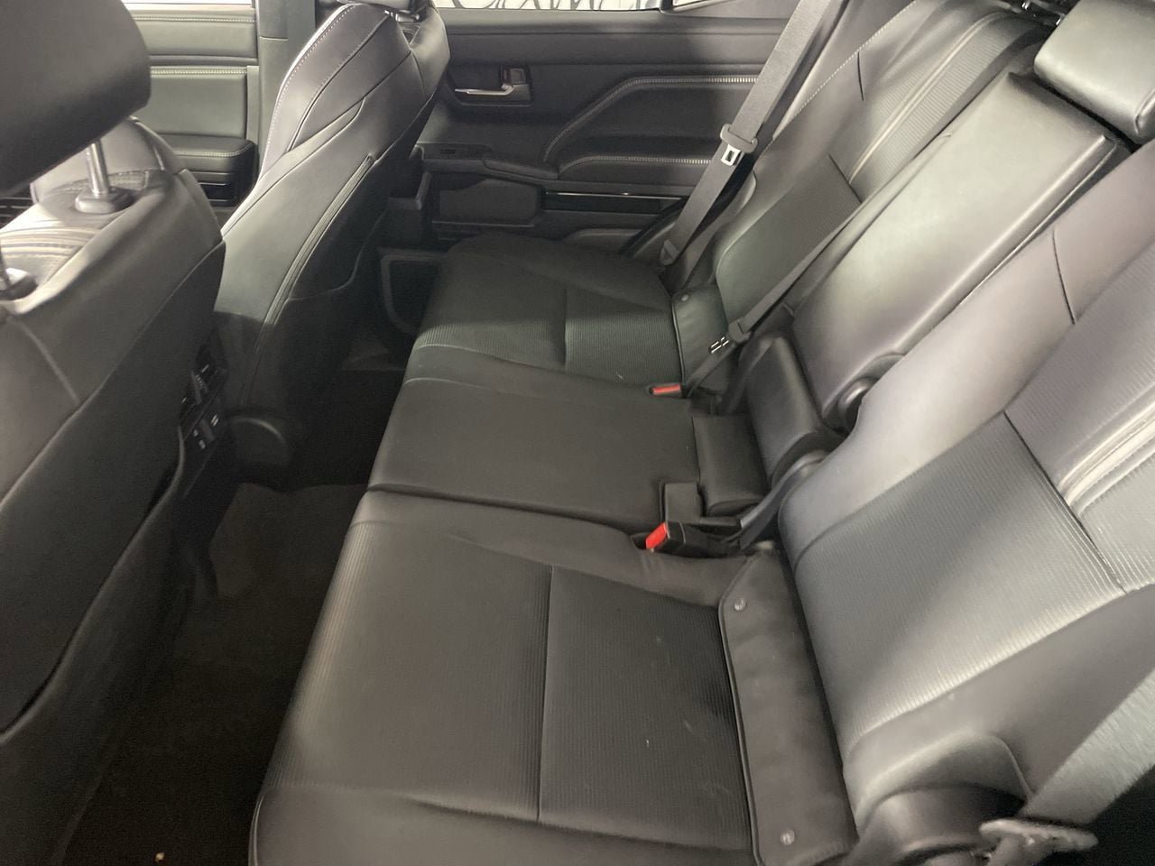 Used 2025 Toyota 4Runner Limited w/ Tow Technology Package AWD/4WD image 22