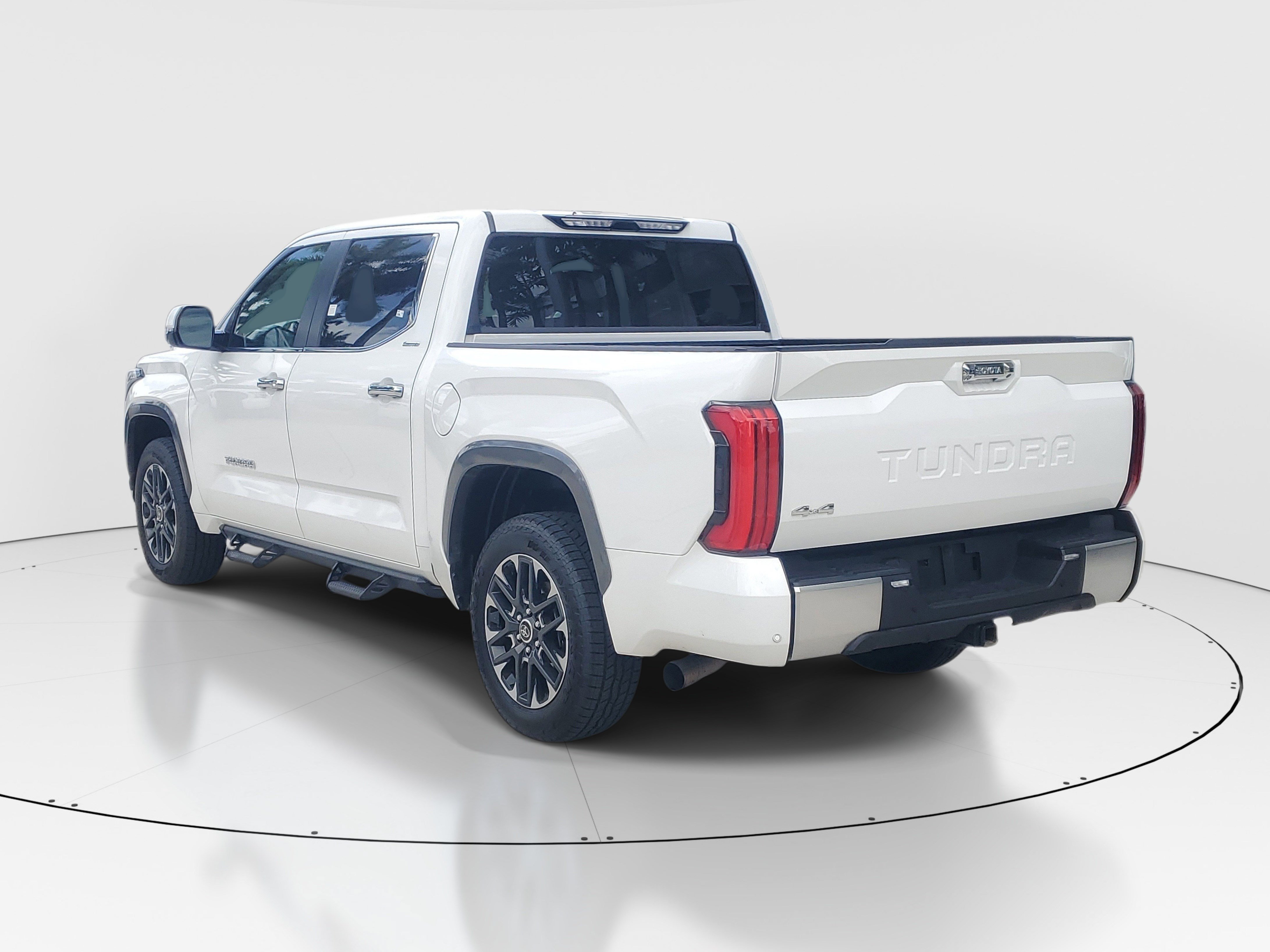 Used 2024 Toyota Tundra Limited w/ Power Package AWD/4WD image 4