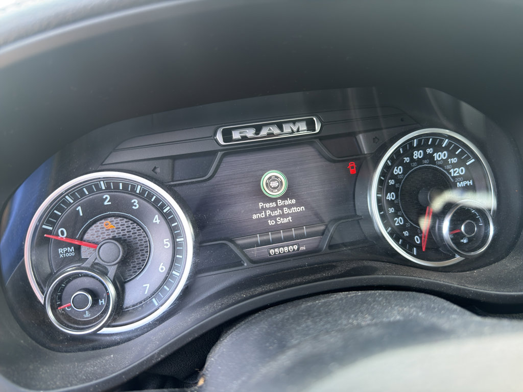 Used 2019 RAM 1500 Laramie AWD/4WD image 2