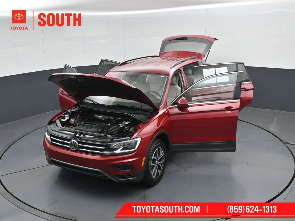 Used 2019 Volkswagen Tiguan SE AWD/4WD image 55