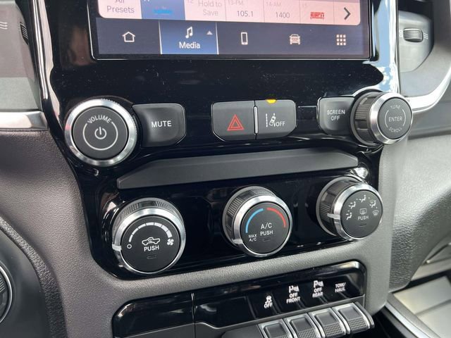 New 2026 RAM 1500 Express AWD/4WD image 19