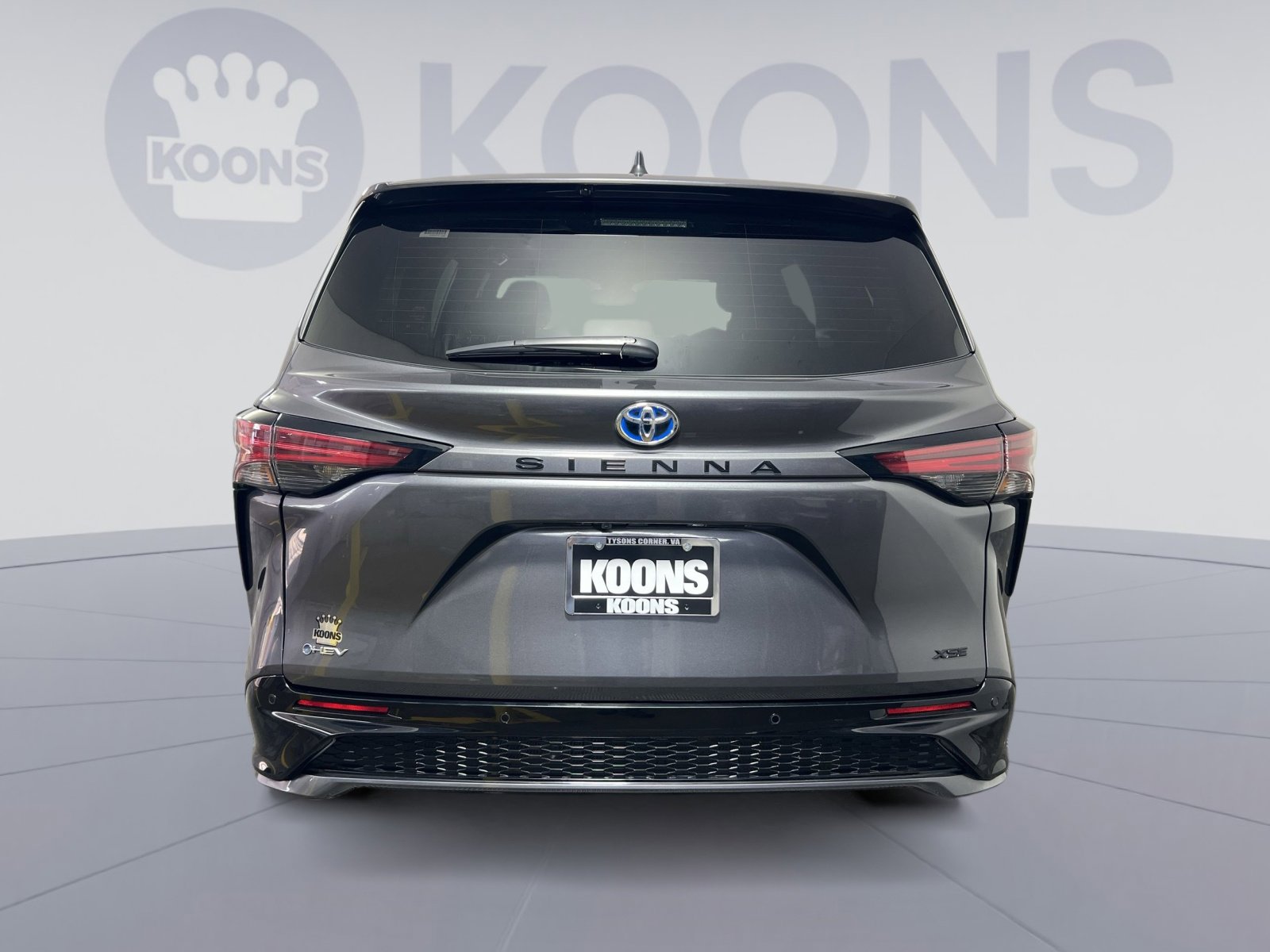 Used 2025 Toyota Sienna XSE image 5