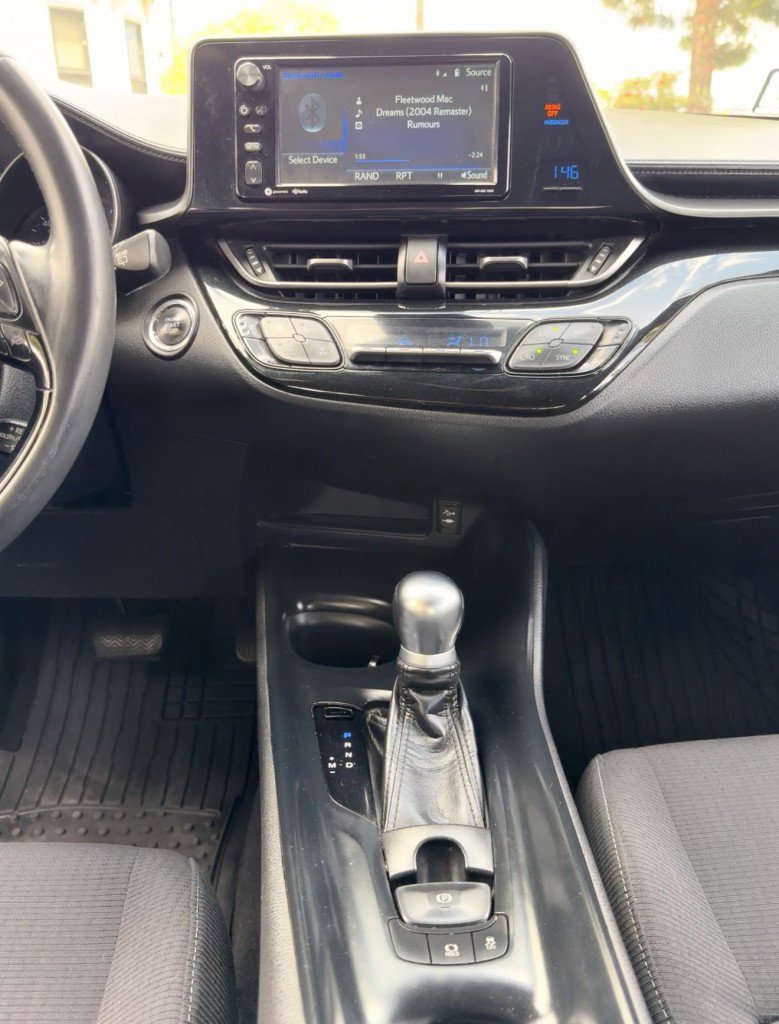 Used 2018 Toyota C-HR XLE FWD image 23