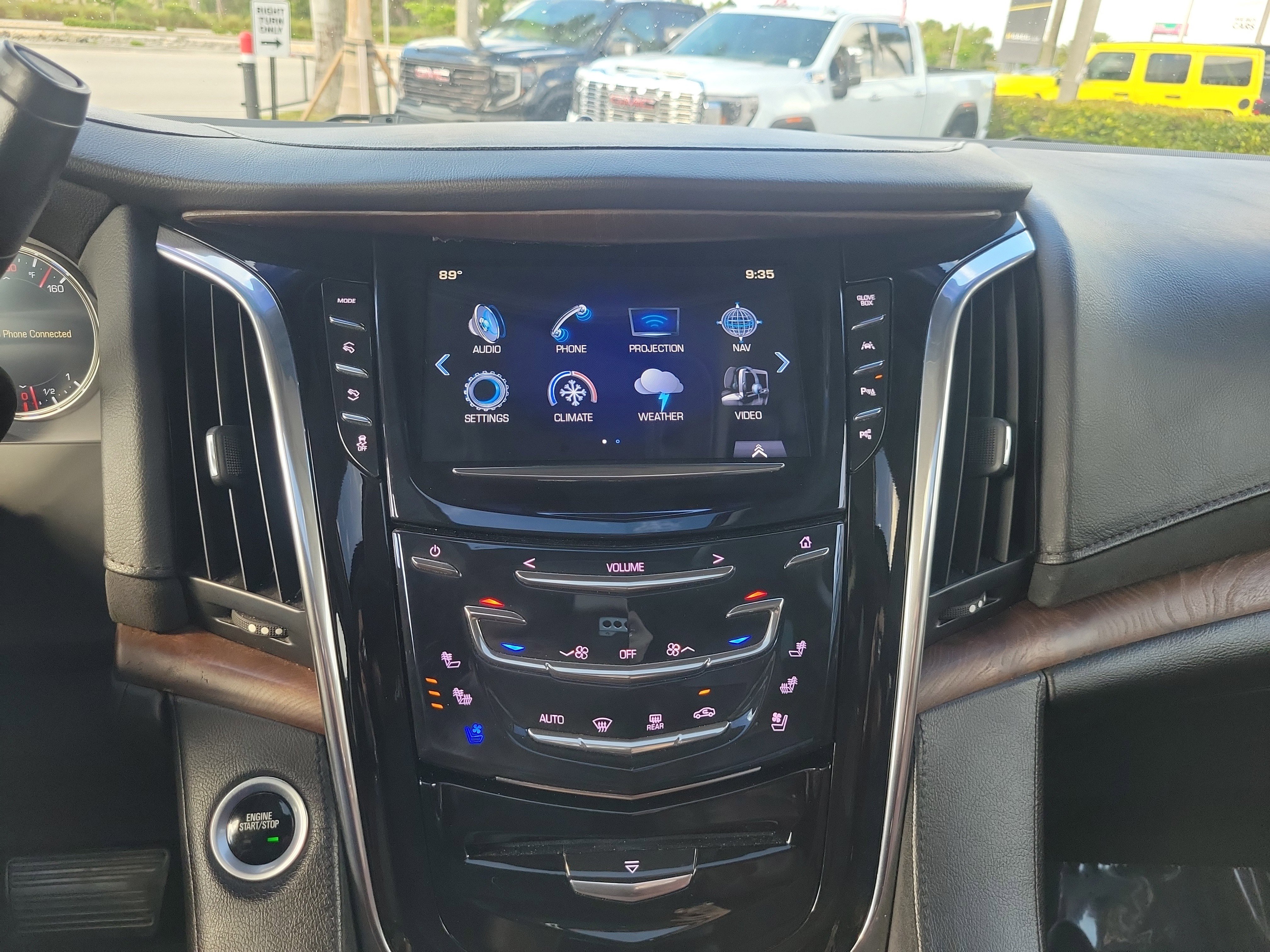 Used 2018 Cadillac Escalade ESV Luxury image 24