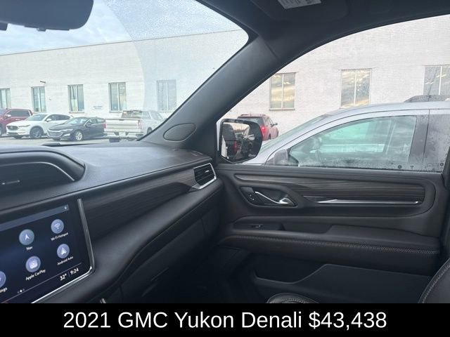 Used 2021 GMC Yukon Denali w/ Denali Premium Package image 30