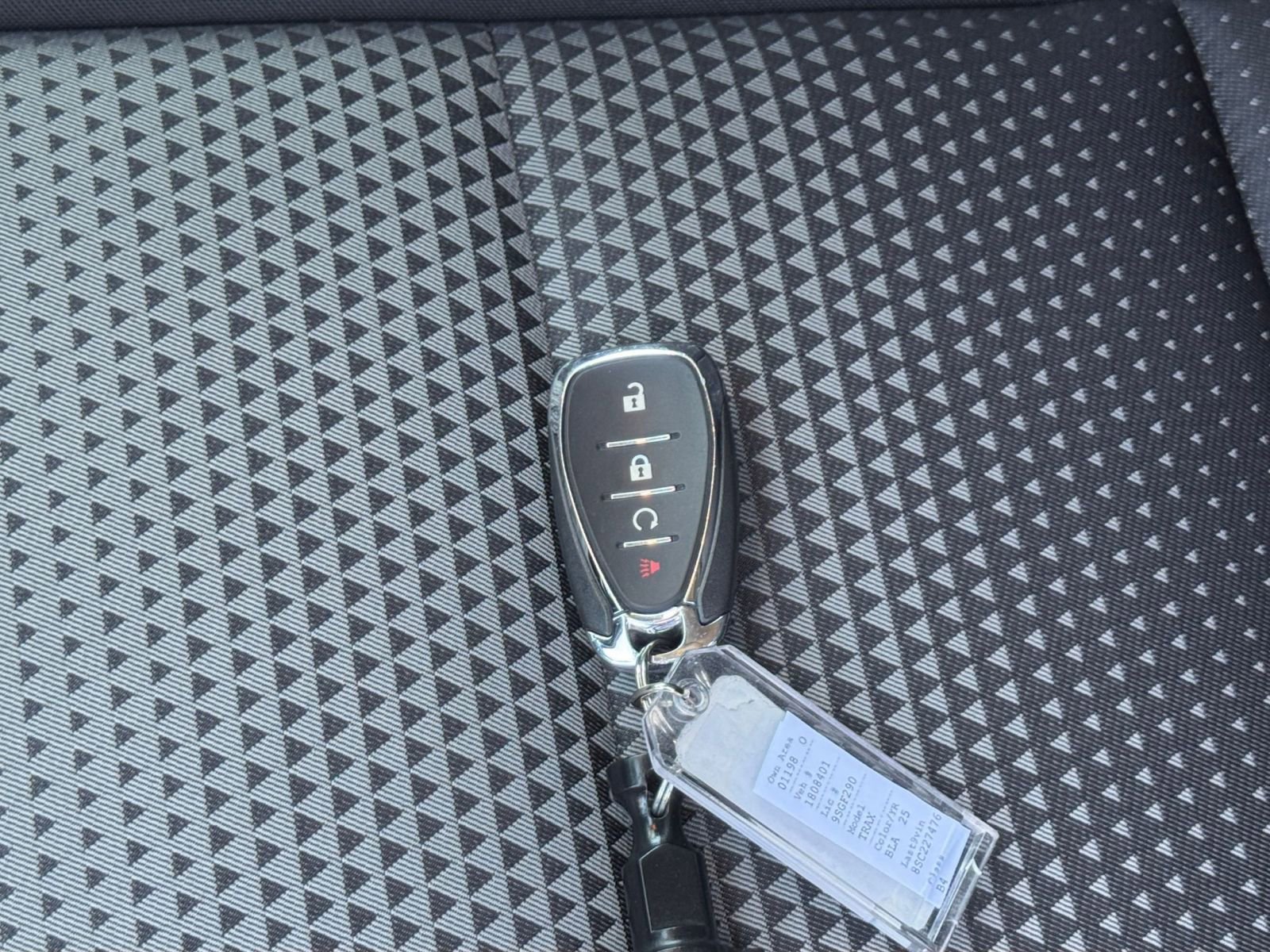 Used 2025 Chevrolet Trax LT FWD image 21