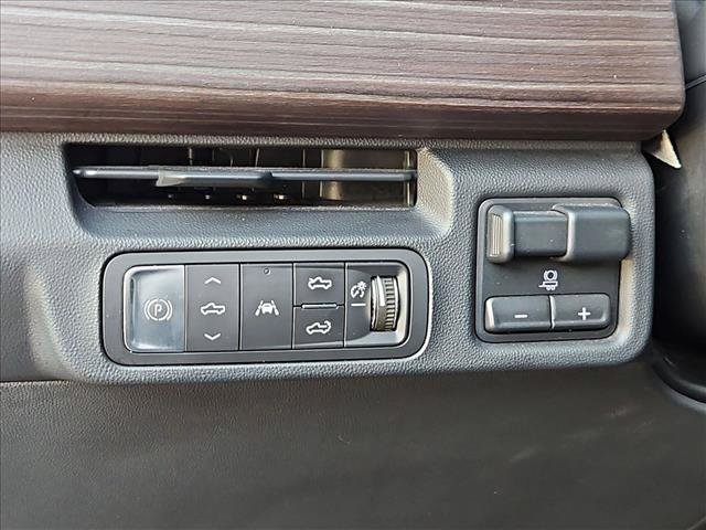 Used 2024 GMC Sierra EV Denali AWD/4WD image 22