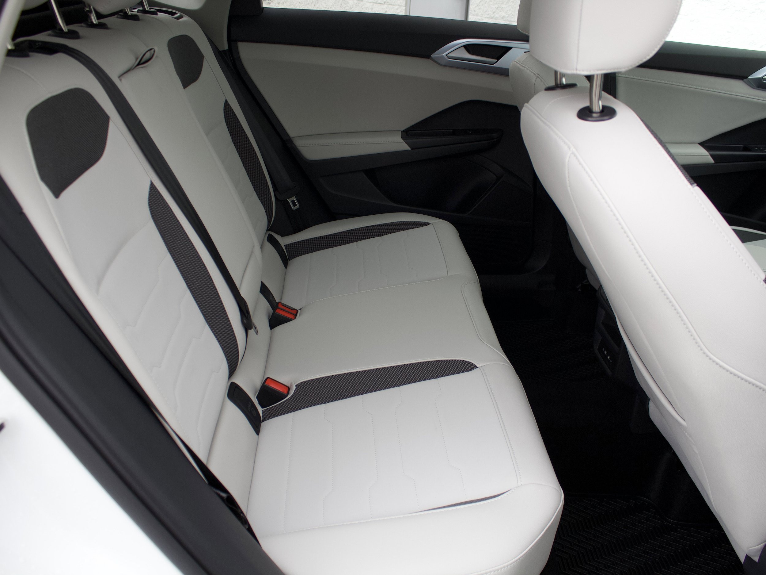 New 2026 Volkswagen Taos SE AWD/4WD image 31