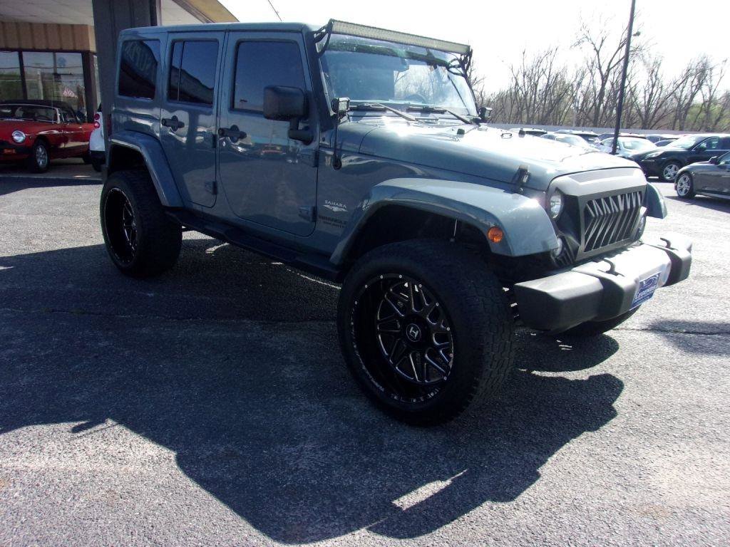 Used 2015 Jeep Wrangler Unlimited Sahara image 4