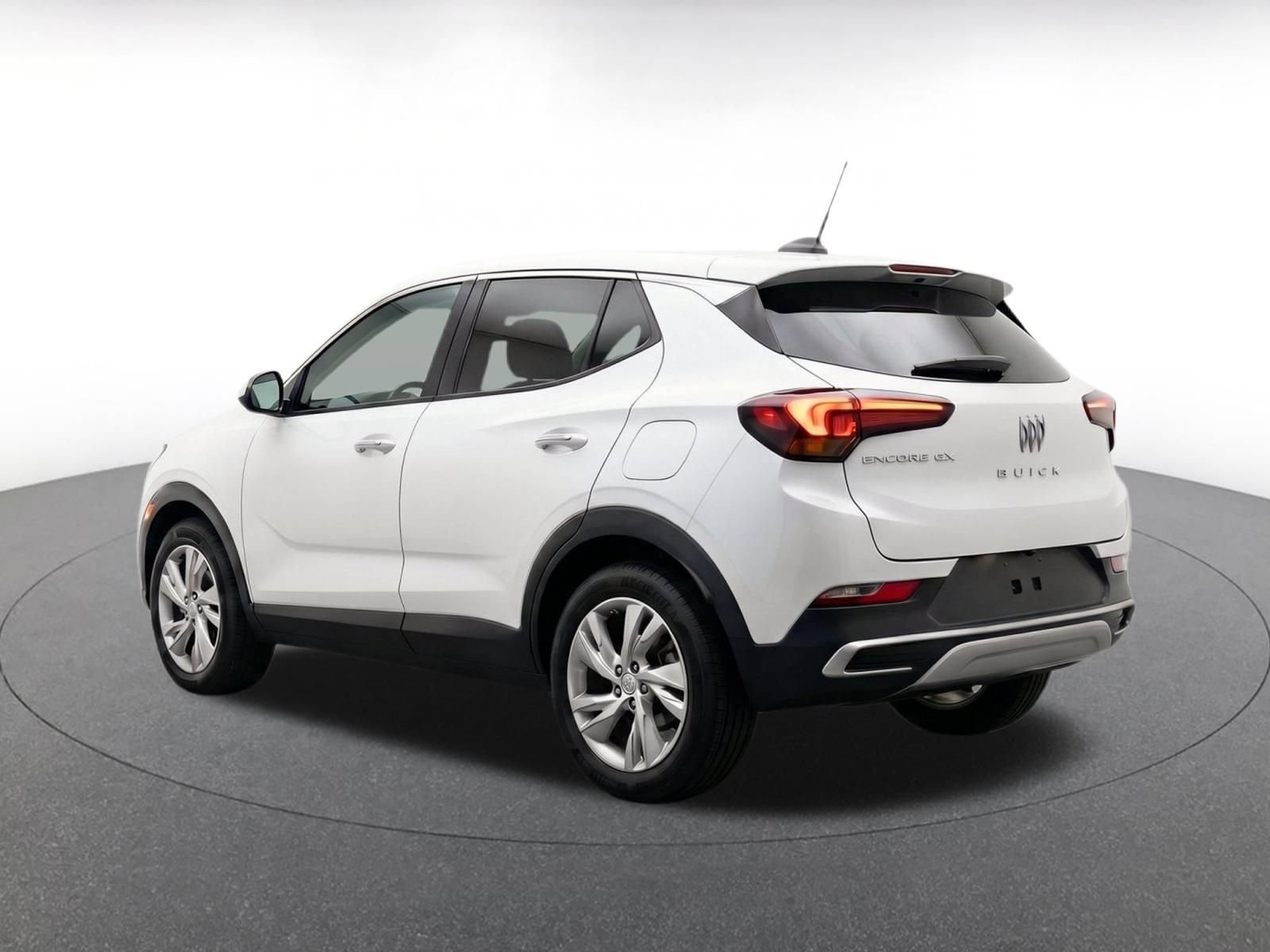 Used 2025 Buick Encore GX Preferred AWD/4WD image 6