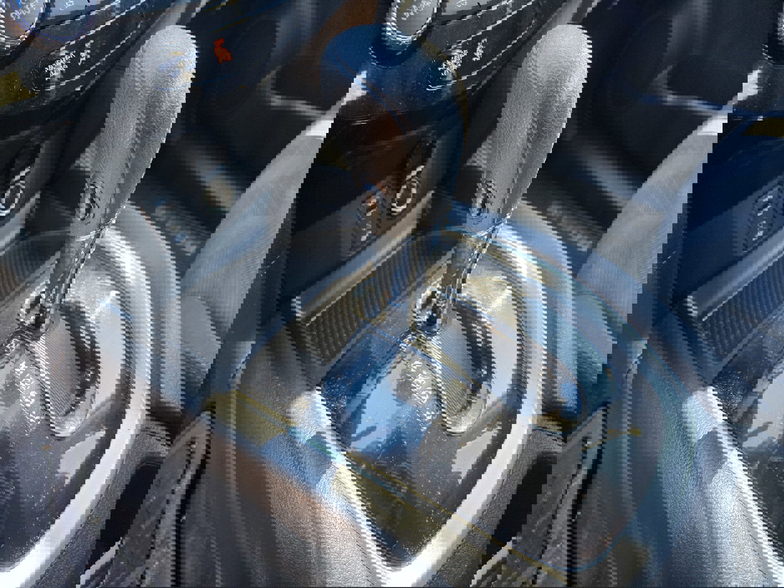 Used 2015 Nissan Rogue SV image 12