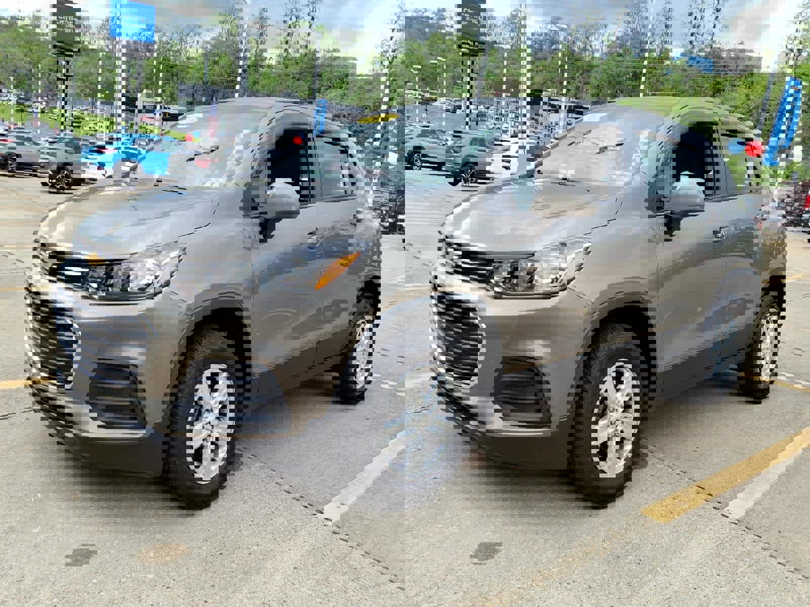 Used 2021 Chevrolet Trax LS AWD/4WD image 4