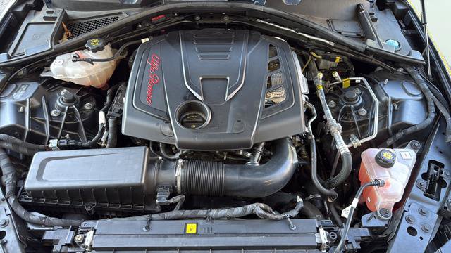 Used 2022 Alfa Romeo Giulia Veloce image 27