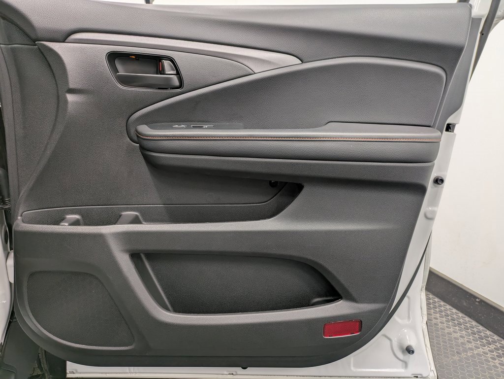 Certified 2022 Honda Passport TrailSport image 27