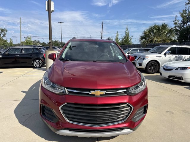 Used 2019 Chevrolet Trax LT w/ LT Convenience Package FWD image 2