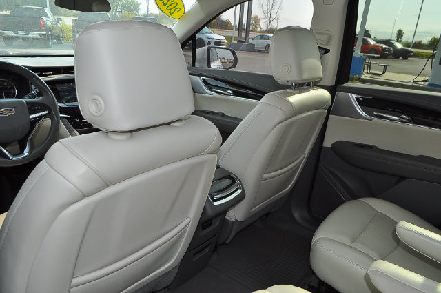 Used 2025 Cadillac XT6 Premium Luxury w/ LPO, Floor Liner Package AWD/4WD image 14
