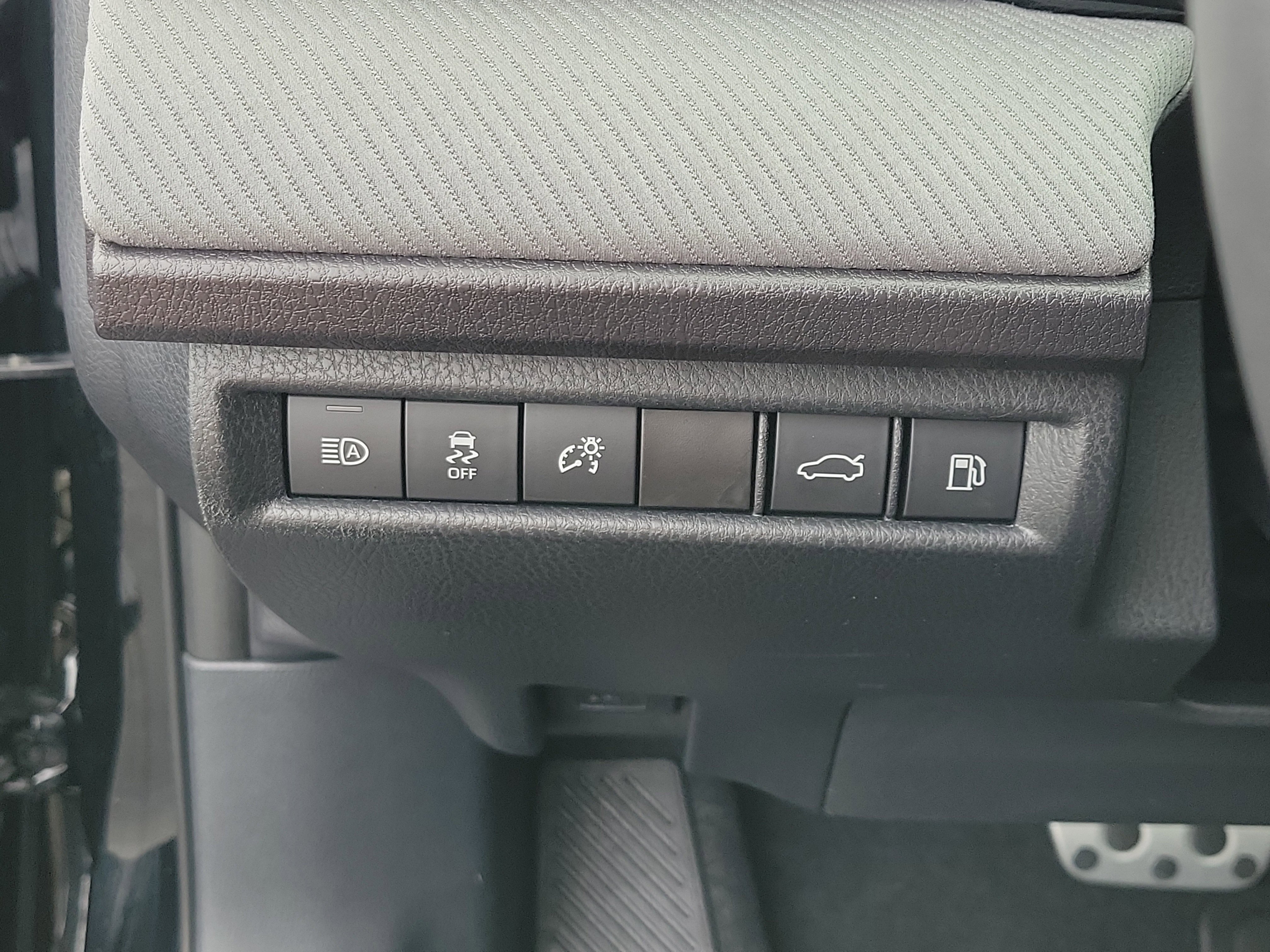 Certified 2025 Toyota Camry SE FWD image 27