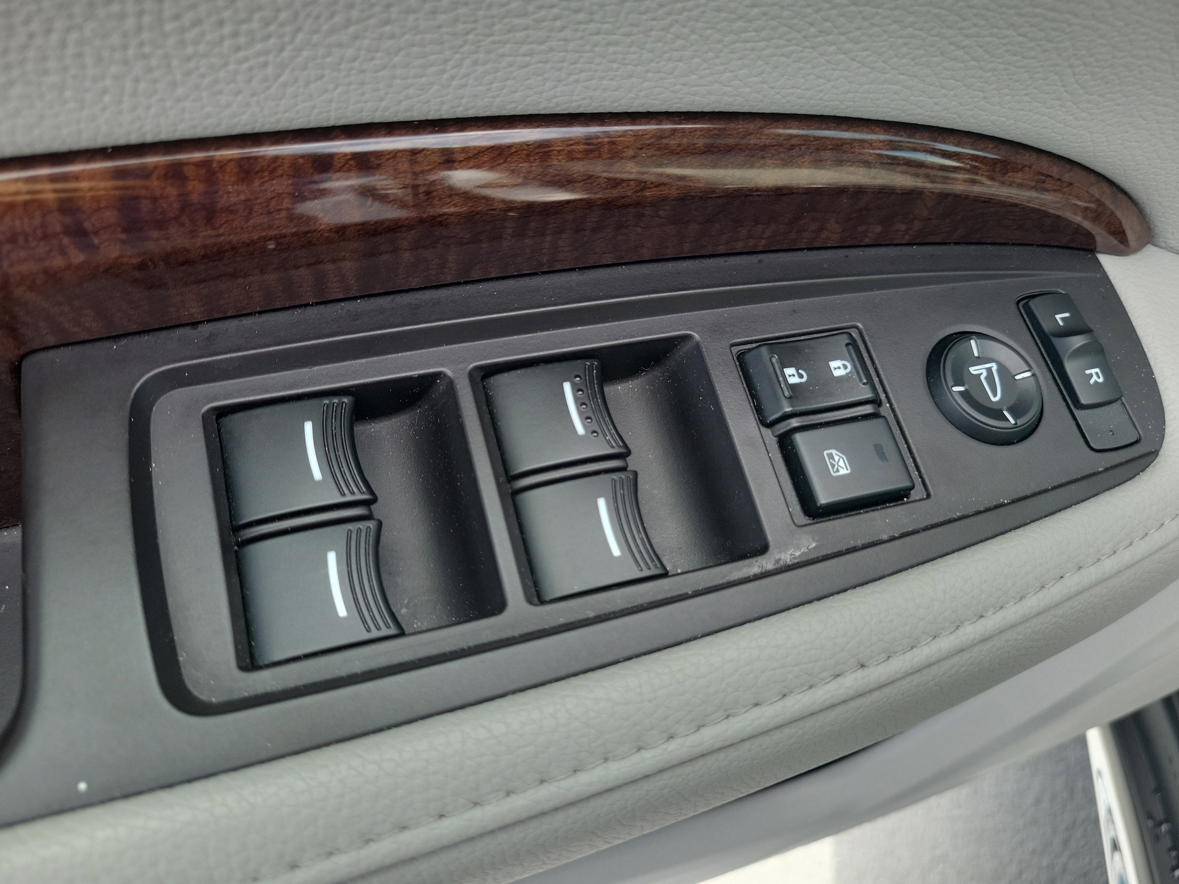 Used 2020 Acura MDX FWD image 21