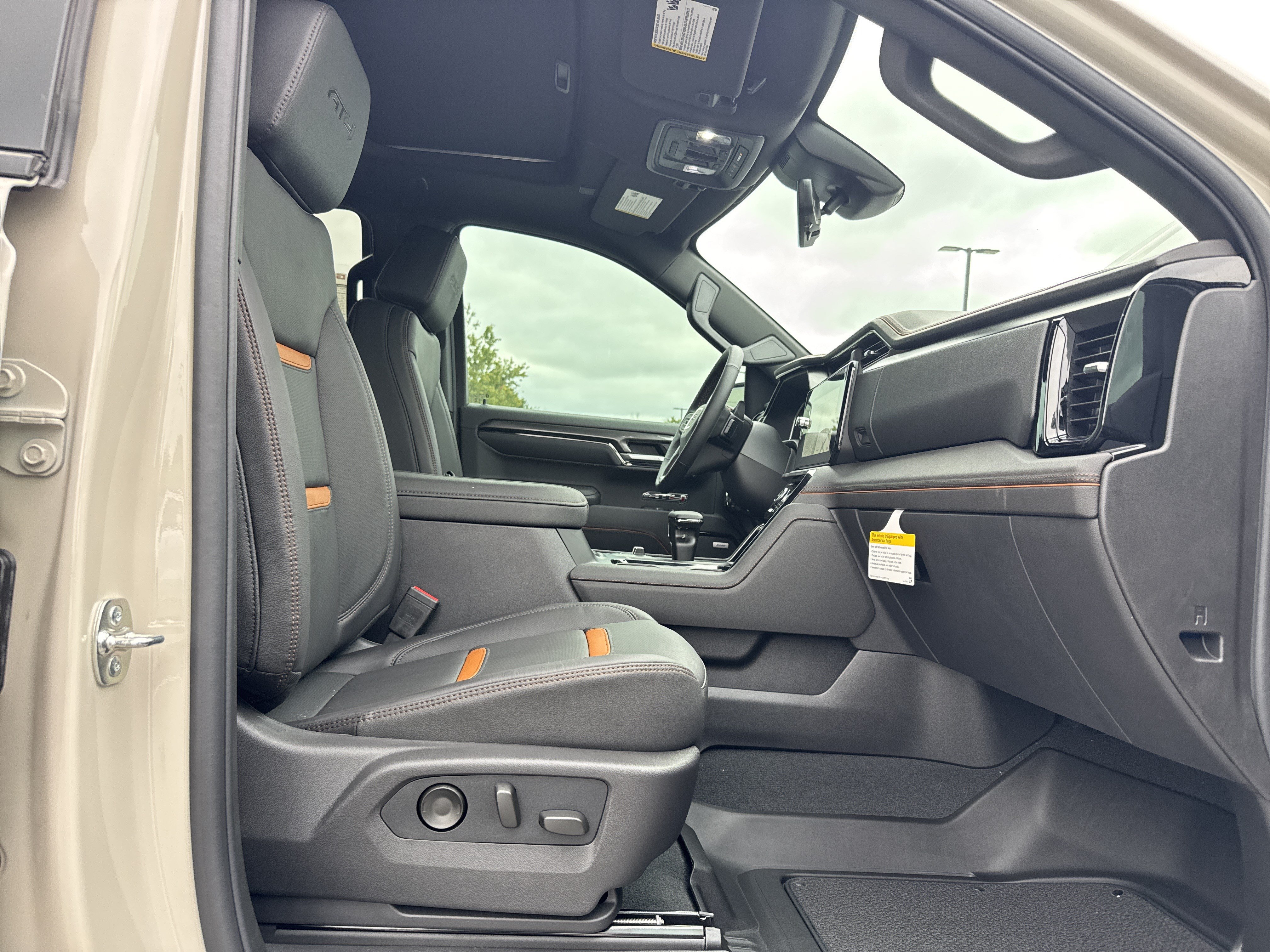 New 2026 GMC Sierra 1500 AT4 w/ AT4 Premium Package AWD/4WD image 33