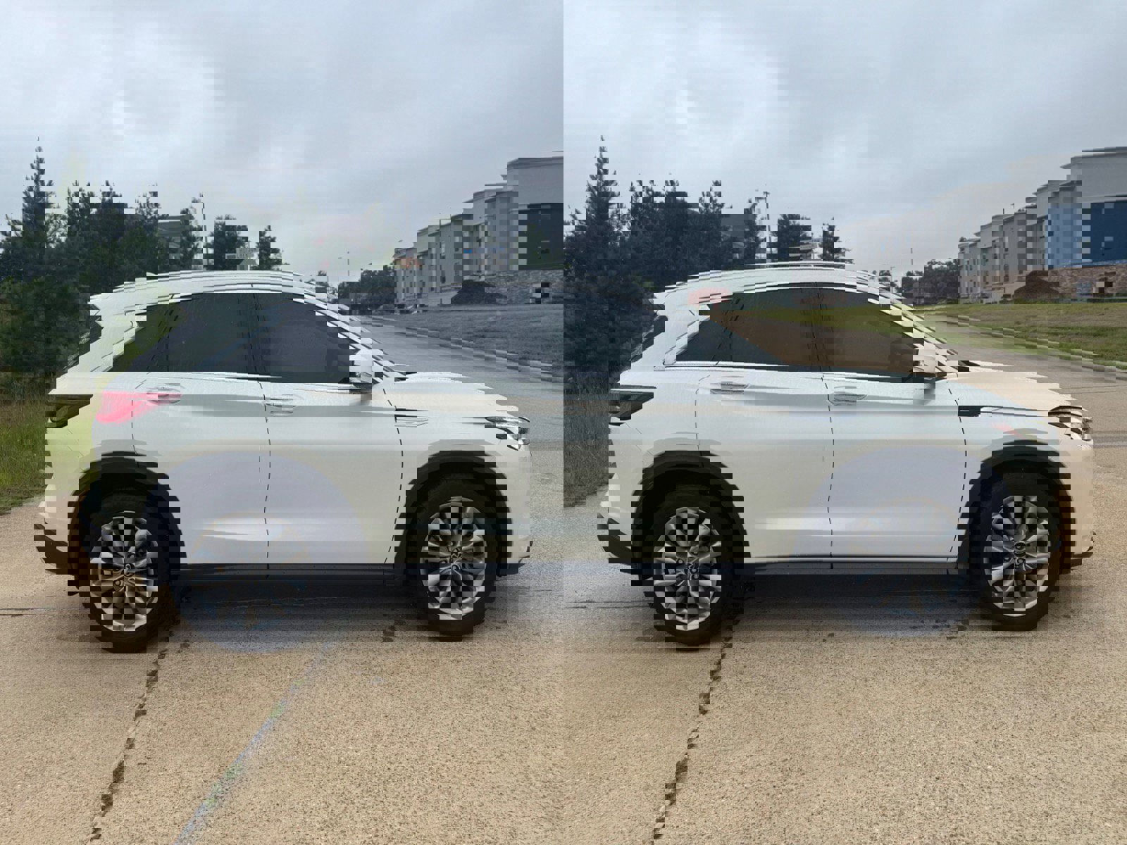 Used 2022 INFINITI QX50 Luxe image 3