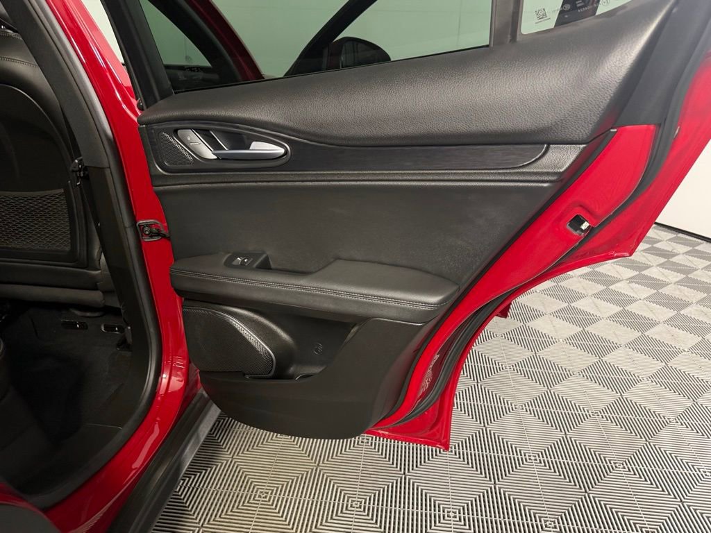 Used 2022 Alfa Romeo Stelvio Sprint image 28