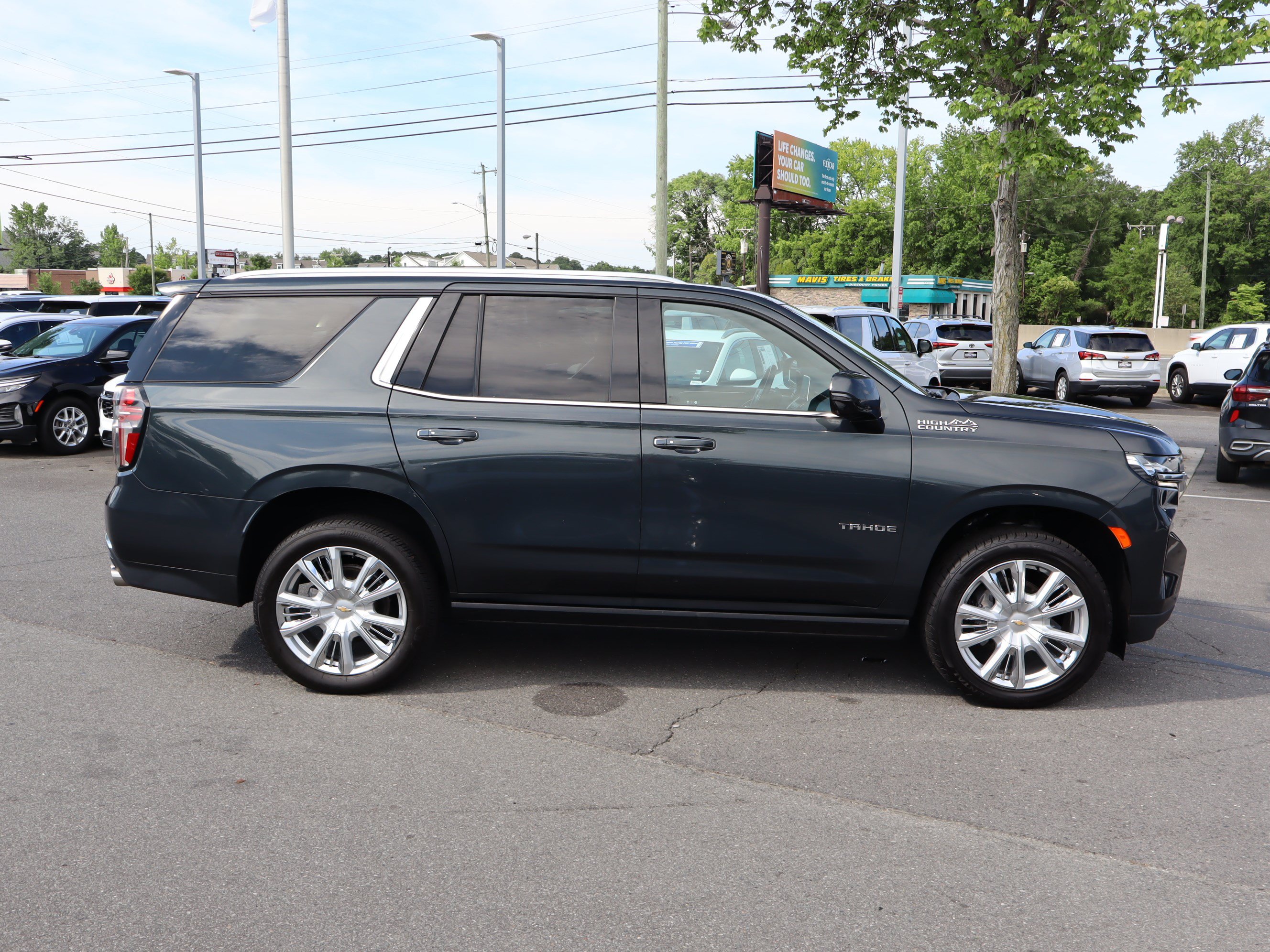 Used 2022 Chevrolet Tahoe High Country AWD/4WD image 11
