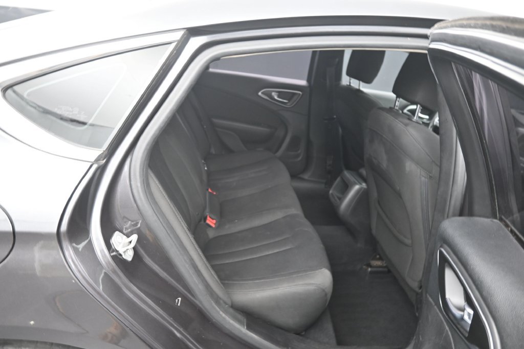 Used 2015 Chrysler 200 Limited w/ Convenience Group FWD image 15