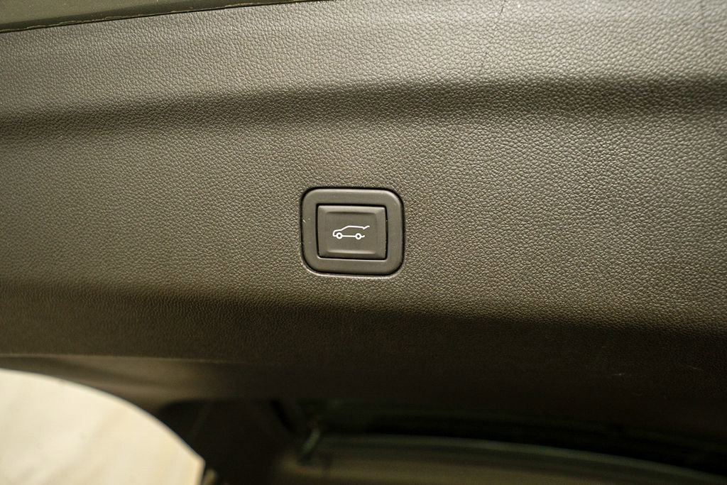 Used 2023 Chevrolet Tahoe Z71 AWD/4WD image 7