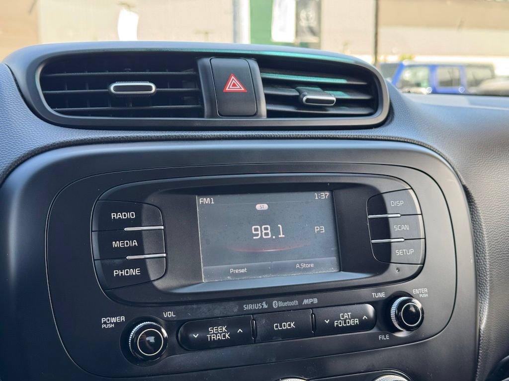 Used 2016 Kia Soul + FWD image 14