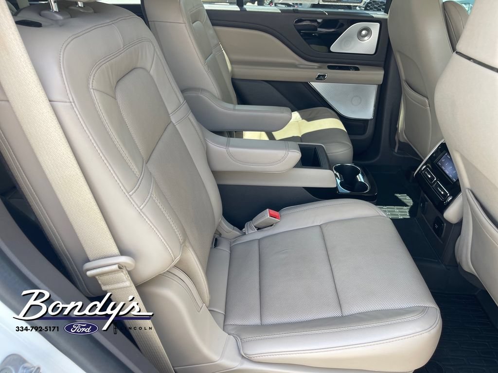 Used 2024 Lincoln Aviator Reserve w/ Equipment Group 201A AWD/4WD image 16
